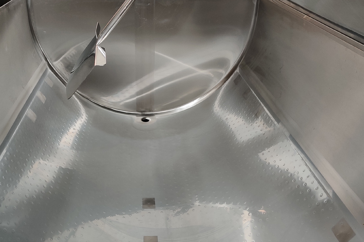 DX_Horizontal_Milk_Cooling_Tanks06
